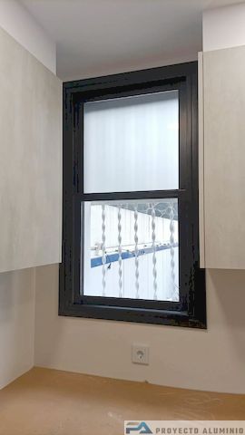 ventana de guillotina para la cocina